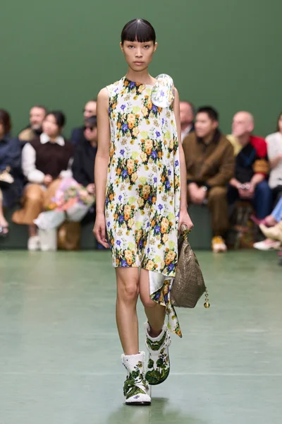 Look 25